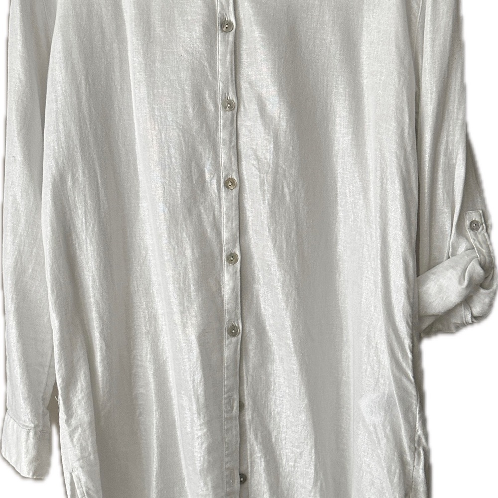 Tahari White/Silver shine Button Down Shirt.  55% linen/45% viscose.